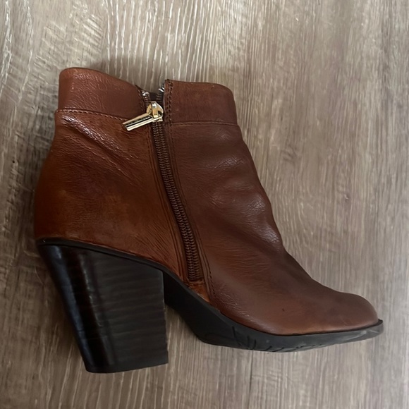 Bandolino Leather Booties - Picture 4 of 6